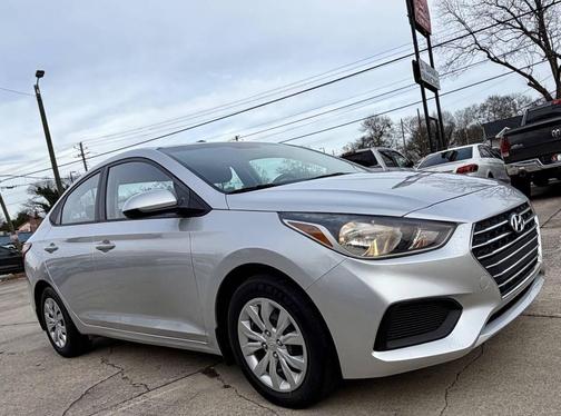 2020 Hyundai Accent SE
