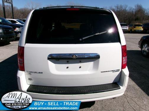2010 Chrysler Town & Country Touring Plus