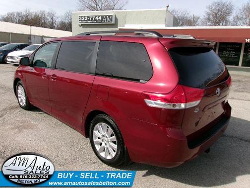2011 Toyota Sienna LE