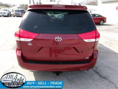 2011 Toyota Sienna LE