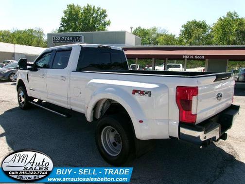 White Platinum Tri-Coat Metallic 2017 Ford F-350 Lariat Super Duty