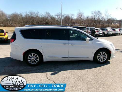 2018 Chrysler Pacifica Touring-L