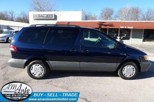 2001 Toyota Sienna LE
