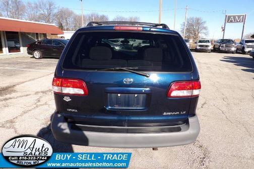 2001 Toyota Sienna LE