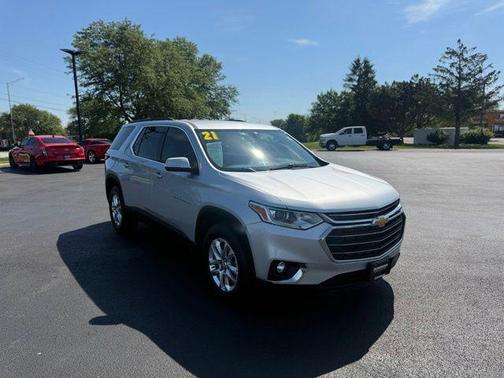 Silver Ice Metallic 2021 Chevrolet Traverse LT Cloth