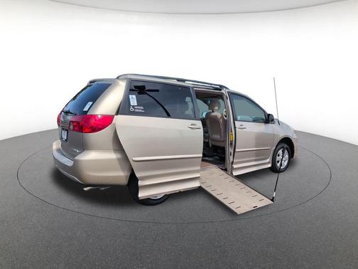 Desert Sand Mica 2008 Toyota Sienna LE