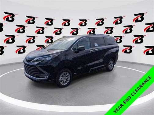 2024 Toyota Sienna XLE