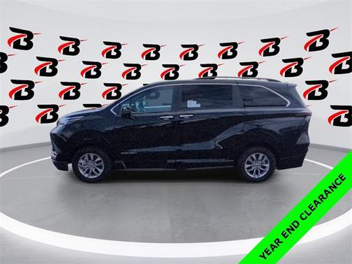 2024 Toyota Sienna XLE