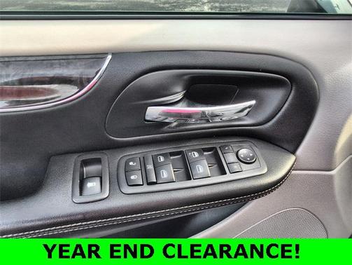 2012 Chrysler Town & Country Touring-L