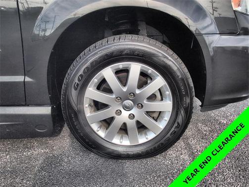 2012 Chrysler Town & Country Touring-L