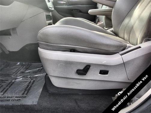 2012 Chrysler Town & Country Touring-L
