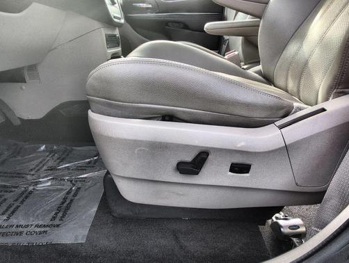 2012 Chrysler Town & Country Touring-L