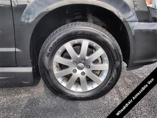 2012 Chrysler Town & Country Touring-L
