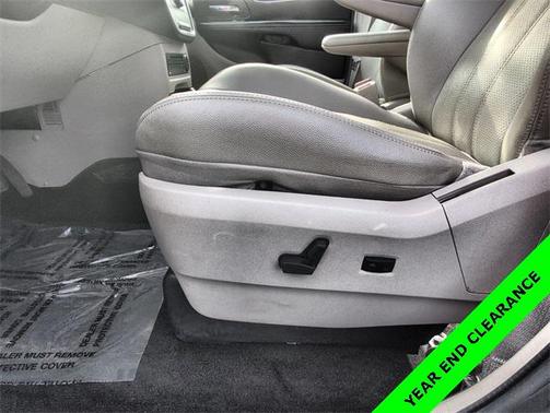 2012 Chrysler Town & Country Touring-L