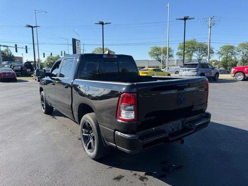 Diamond Black Crystal Pearlcoat 2023 RAM 1500 Big Horn/Lone Star