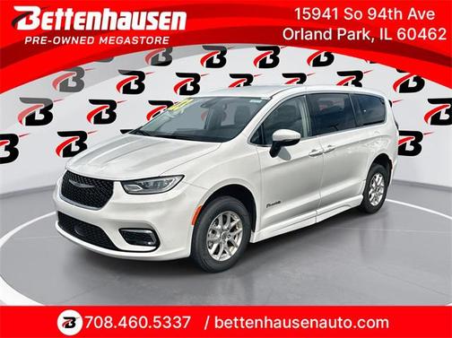 2023 Chrysler Pacifica Touring L