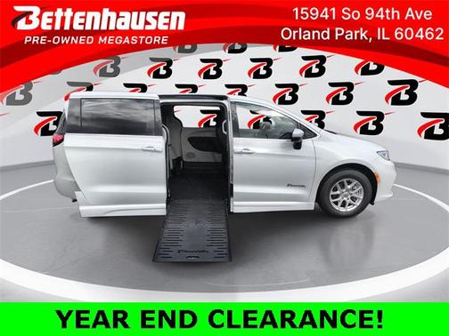 2023 Chrysler Pacifica Touring L