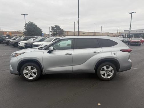 2023 Toyota Highlander LE