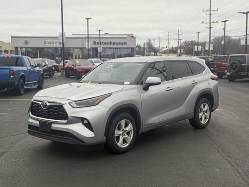 2023 Toyota Highlander LE