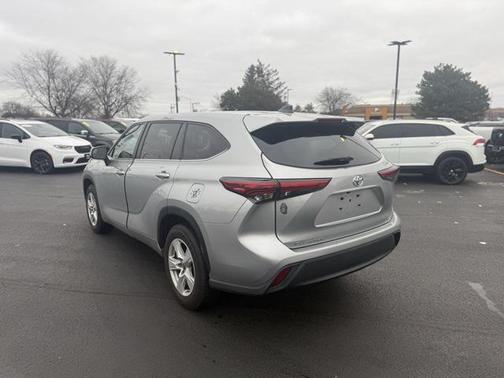 2023 Toyota Highlander LE