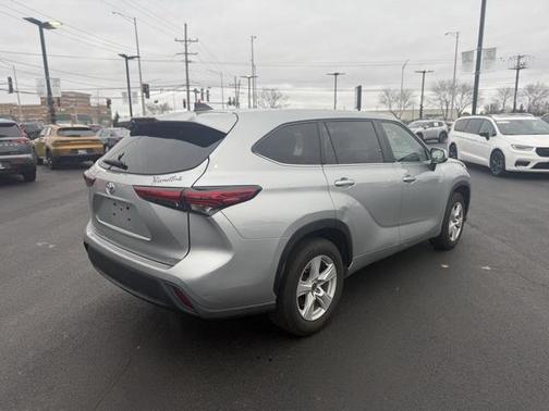 2023 Toyota Highlander LE