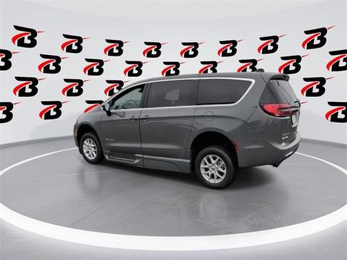 2025 Chrysler Pacifica L