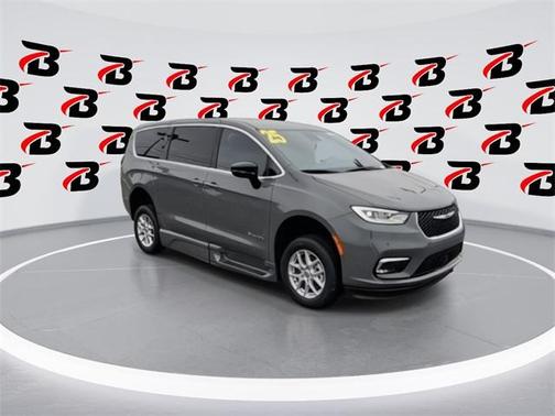 2025 Chrysler Pacifica L