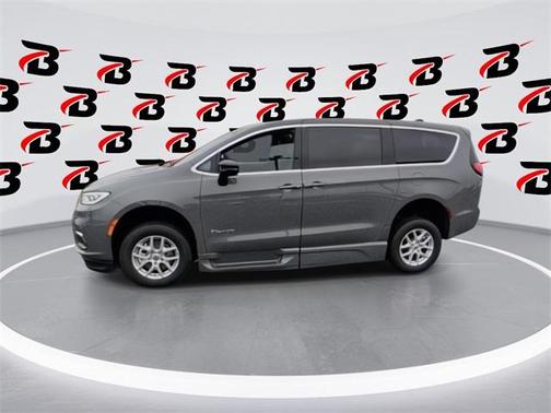 2025 Chrysler Pacifica L