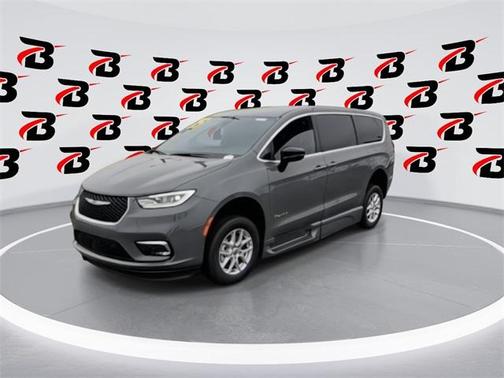 2025 Chrysler Pacifica L