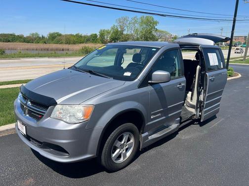 Billet Silver Metallic Clearcoat 2013 Dodge Grand Caravan SXT