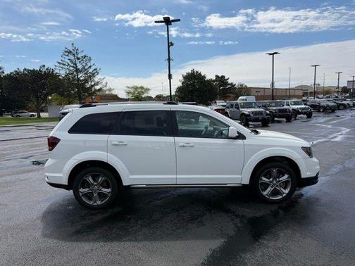 White 2016 Dodge Journey Crossroad