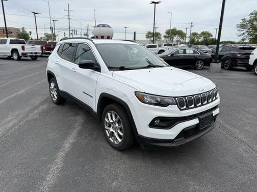 2022 Jeep Compass Latitude Lux