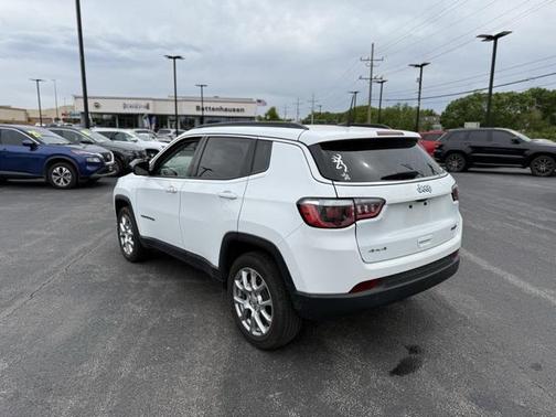 2022 Jeep Compass Latitude Lux