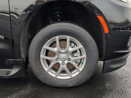 2025 Chrysler Pacifica L