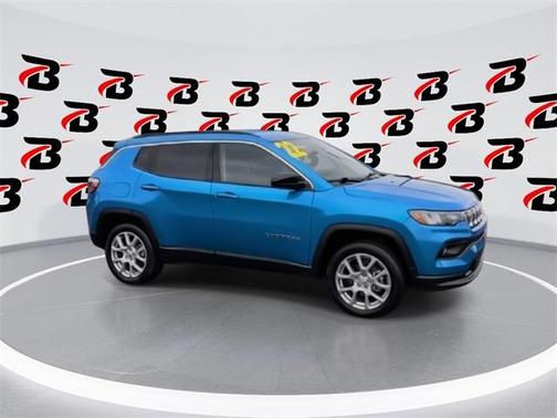 2022 Jeep Compass Latitude Lux