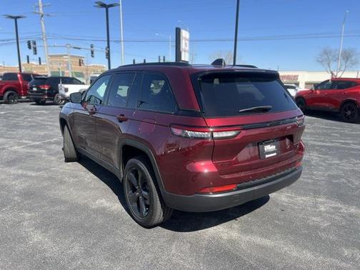 2025 Jeep Grand Cherokee Altitude