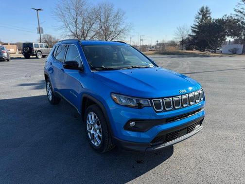 2022 Jeep Compass Latitude Lux