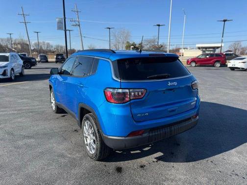 2022 Jeep Compass Latitude Lux