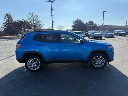 2022 Jeep Compass Latitude Lux