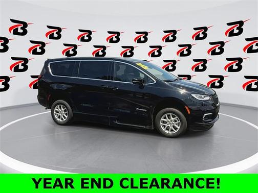 2025 Chrysler Pacifica L