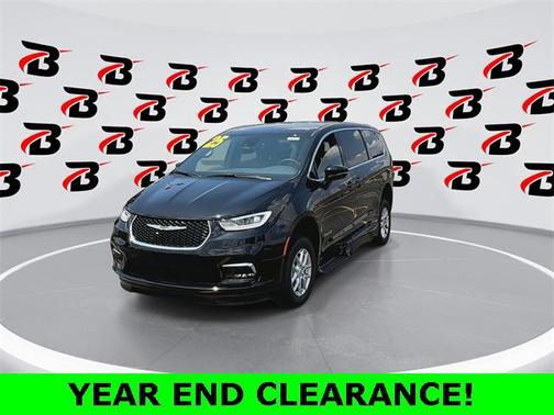 2025 Chrysler Pacifica L