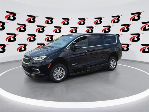 2025 Chrysler Pacifica L