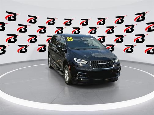 2025 Chrysler Pacifica L