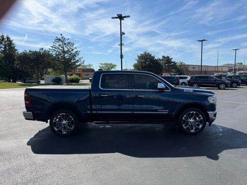 Patriot Blue Pearlcoat 2022 RAM 1500 Limited