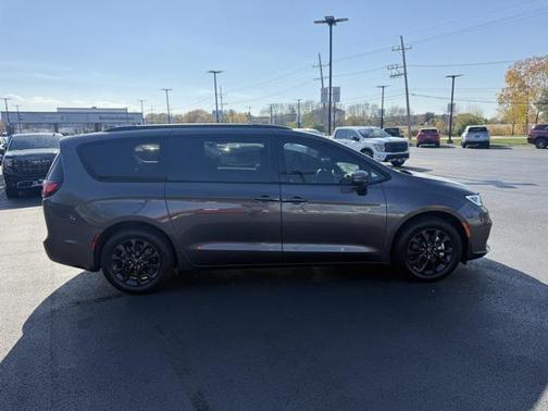 2021 Chrysler Pacifica Touring