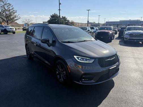 2021 Chrysler Pacifica Touring