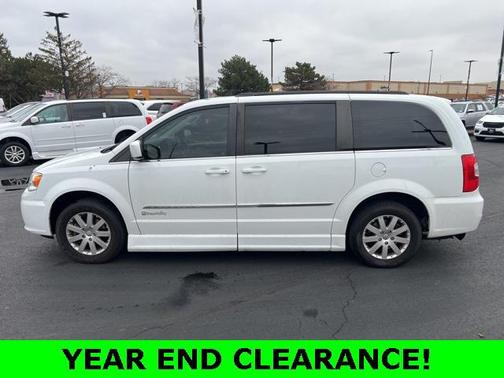 2015 Chrysler Town & Country Touring