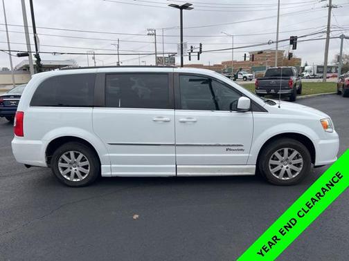 2015 Chrysler Town & Country Touring