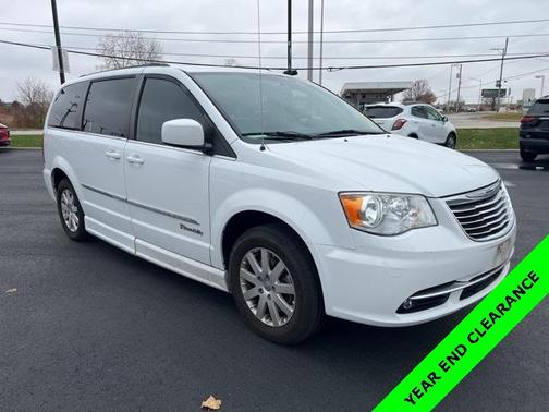 2015 Chrysler Town & Country Touring