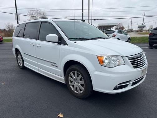 2015 Chrysler Town & Country Touring
